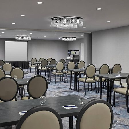 Delta Hotels By Marriott Denver Thornton Нортглен Екстериор снимка