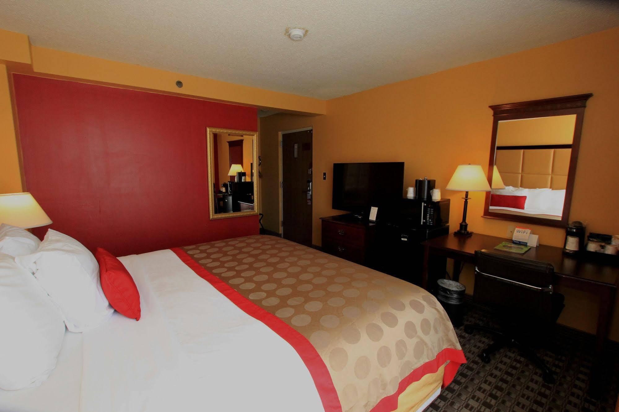 Delta Hotels By Marriott Denver Thornton Нортглен Екстериор снимка
