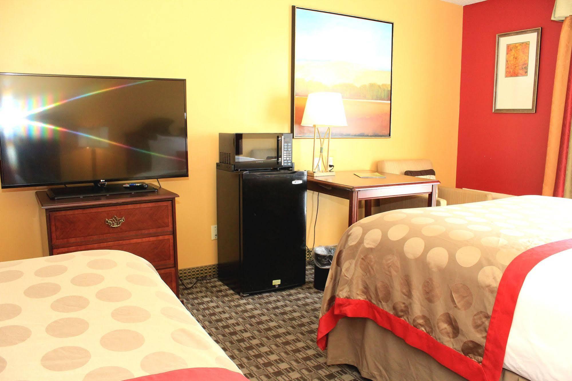 Delta Hotels By Marriott Denver Thornton Нортглен Екстериор снимка