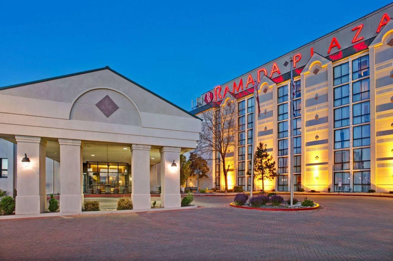 Delta Hotels By Marriott Denver Thornton Нортглен Екстериор снимка
