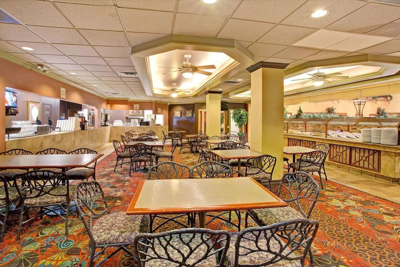 Delta Hotels By Marriott Denver Thornton Нортглен Екстериор снимка