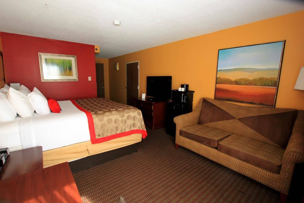 Delta Hotels By Marriott Denver Thornton Нортглен Екстериор снимка