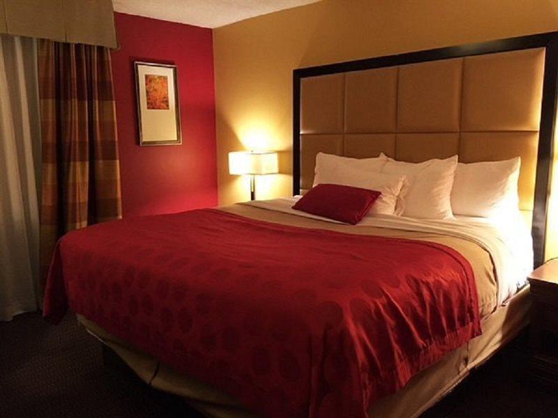 Delta Hotels By Marriott Denver Thornton Нортглен Екстериор снимка