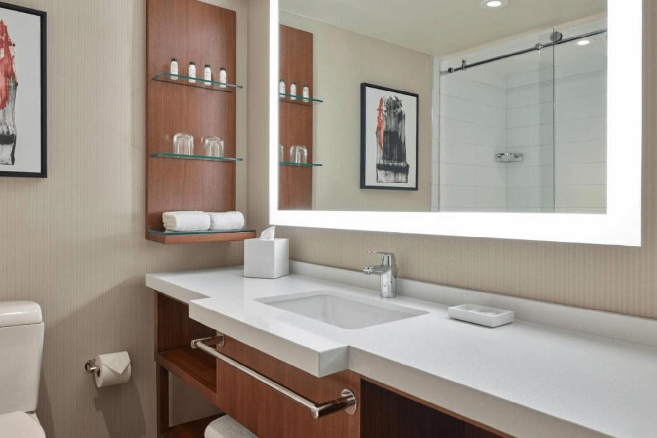 Delta Hotels By Marriott Denver Thornton Нортглен Екстериор снимка