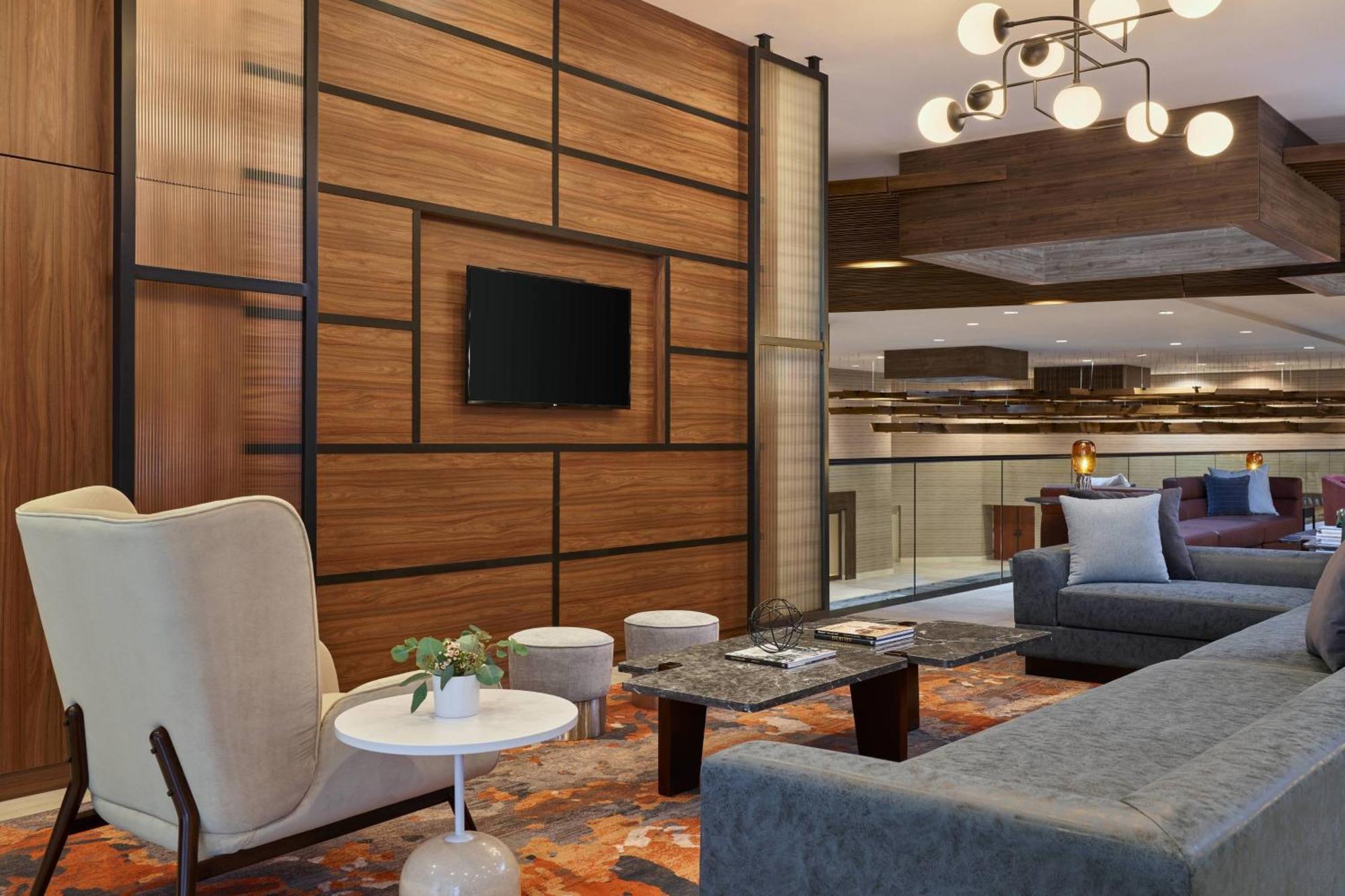 Delta Hotels By Marriott Denver Thornton Нортглен Екстериор снимка