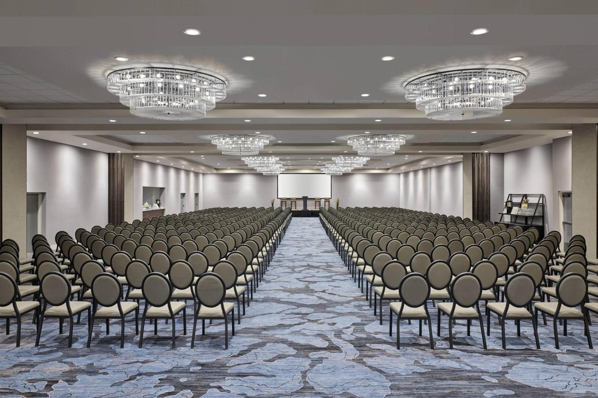 Delta Hotels By Marriott Denver Thornton Нортглен Екстериор снимка