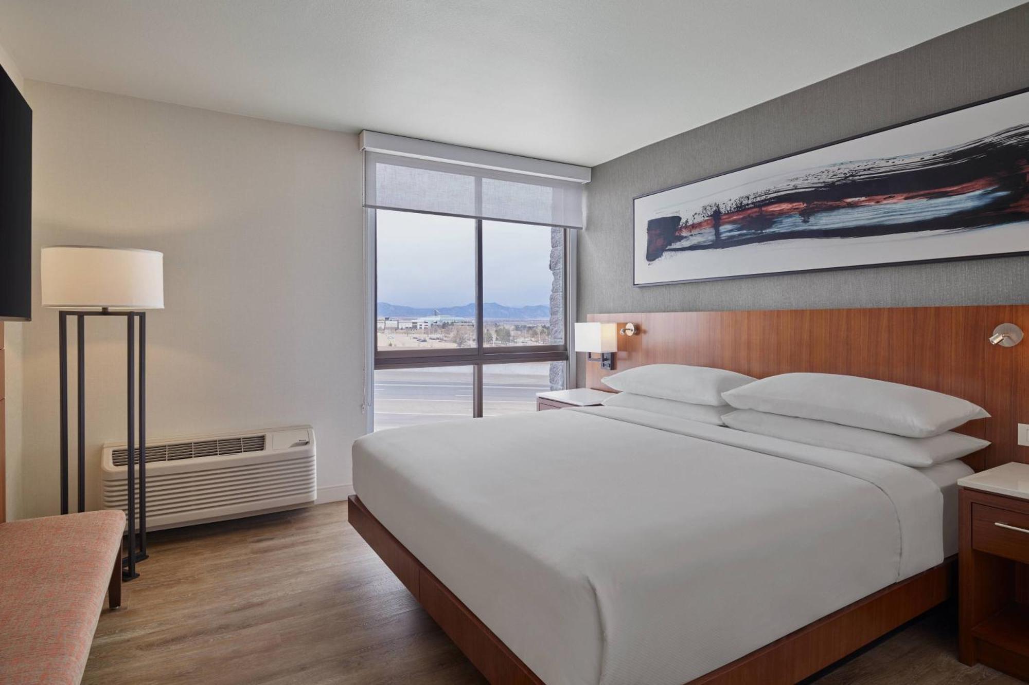 Delta Hotels By Marriott Denver Thornton Нортглен Екстериор снимка