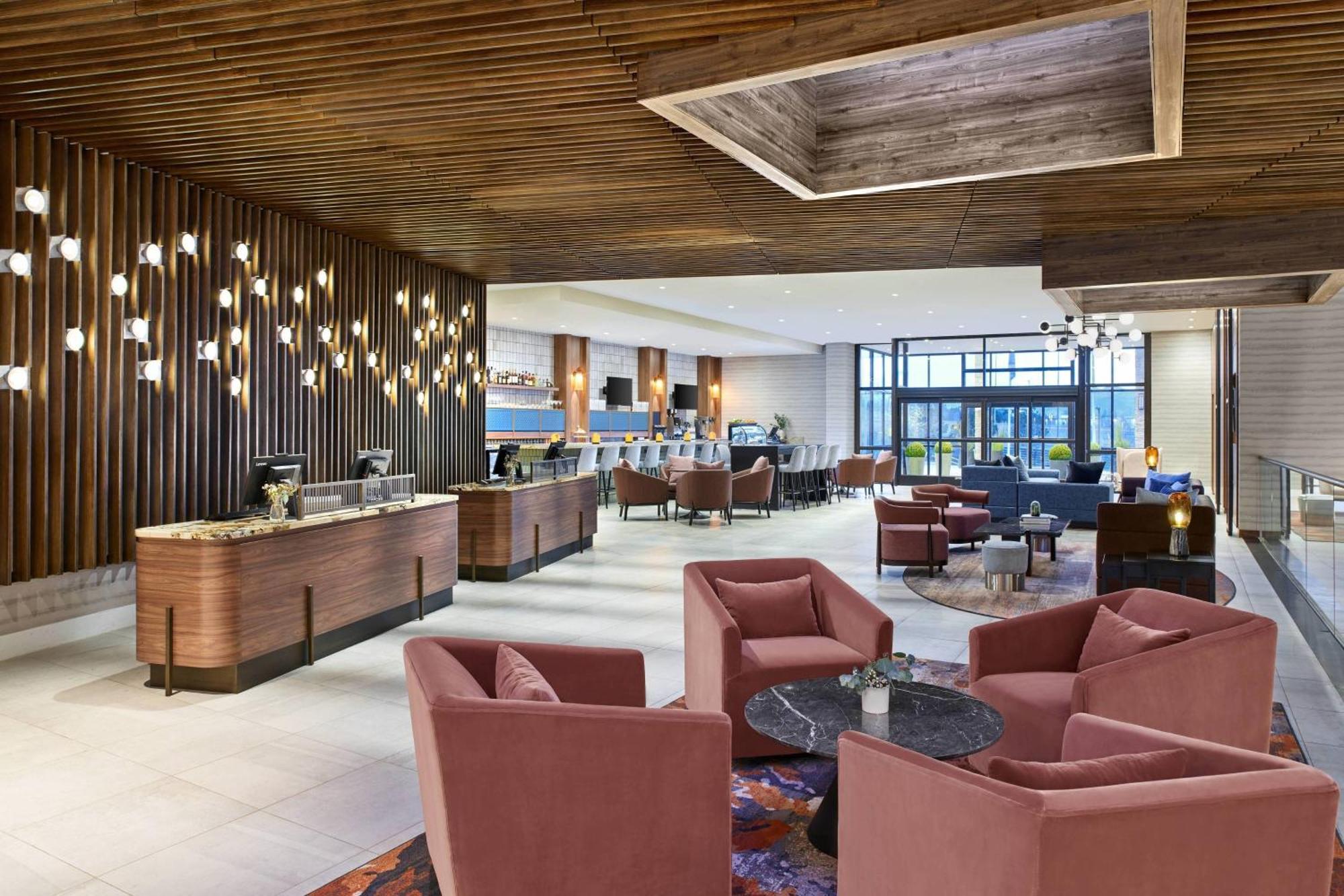 Delta Hotels By Marriott Denver Thornton Нортглен Екстериор снимка