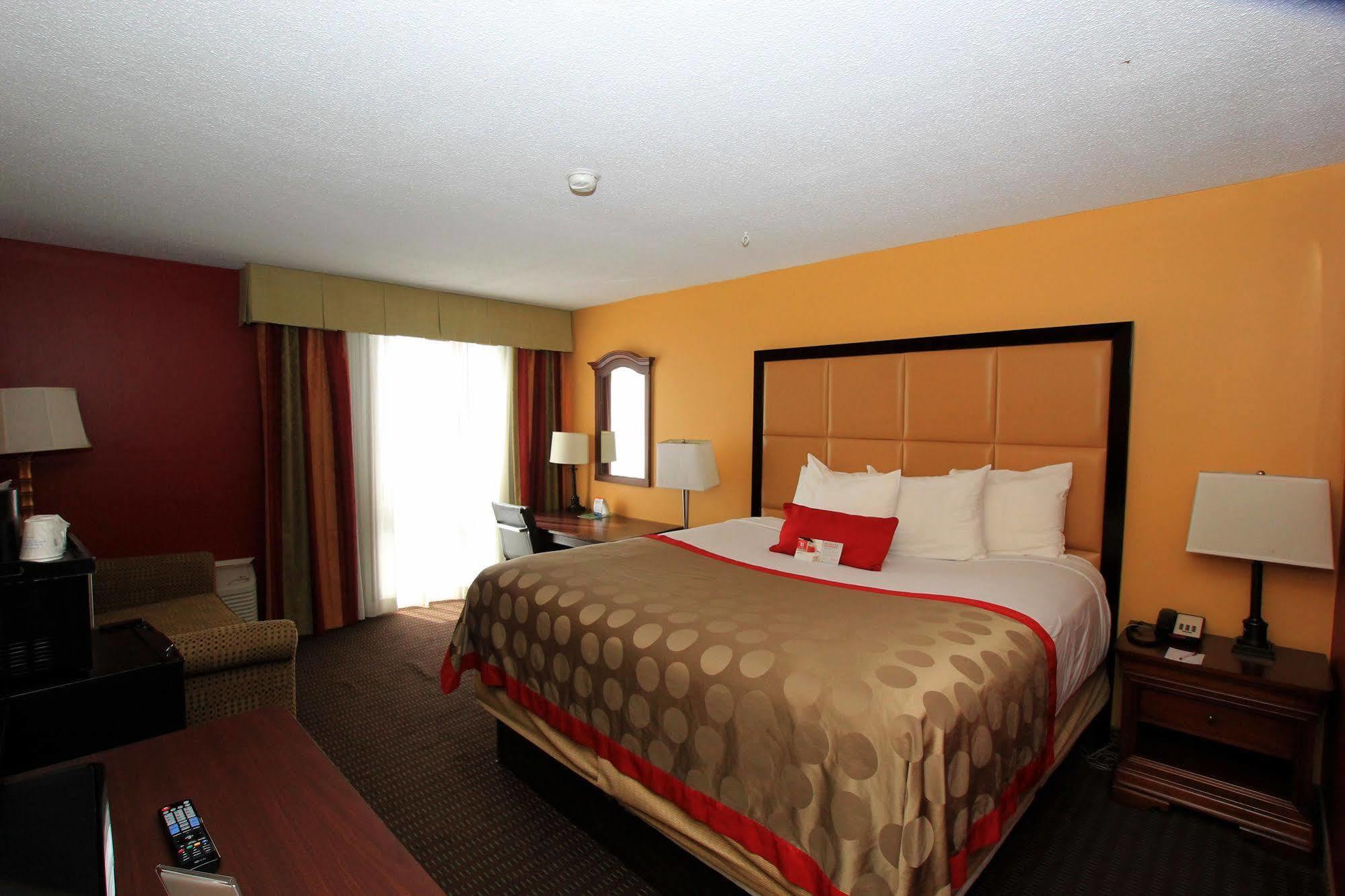 Delta Hotels By Marriott Denver Thornton Нортглен Екстериор снимка